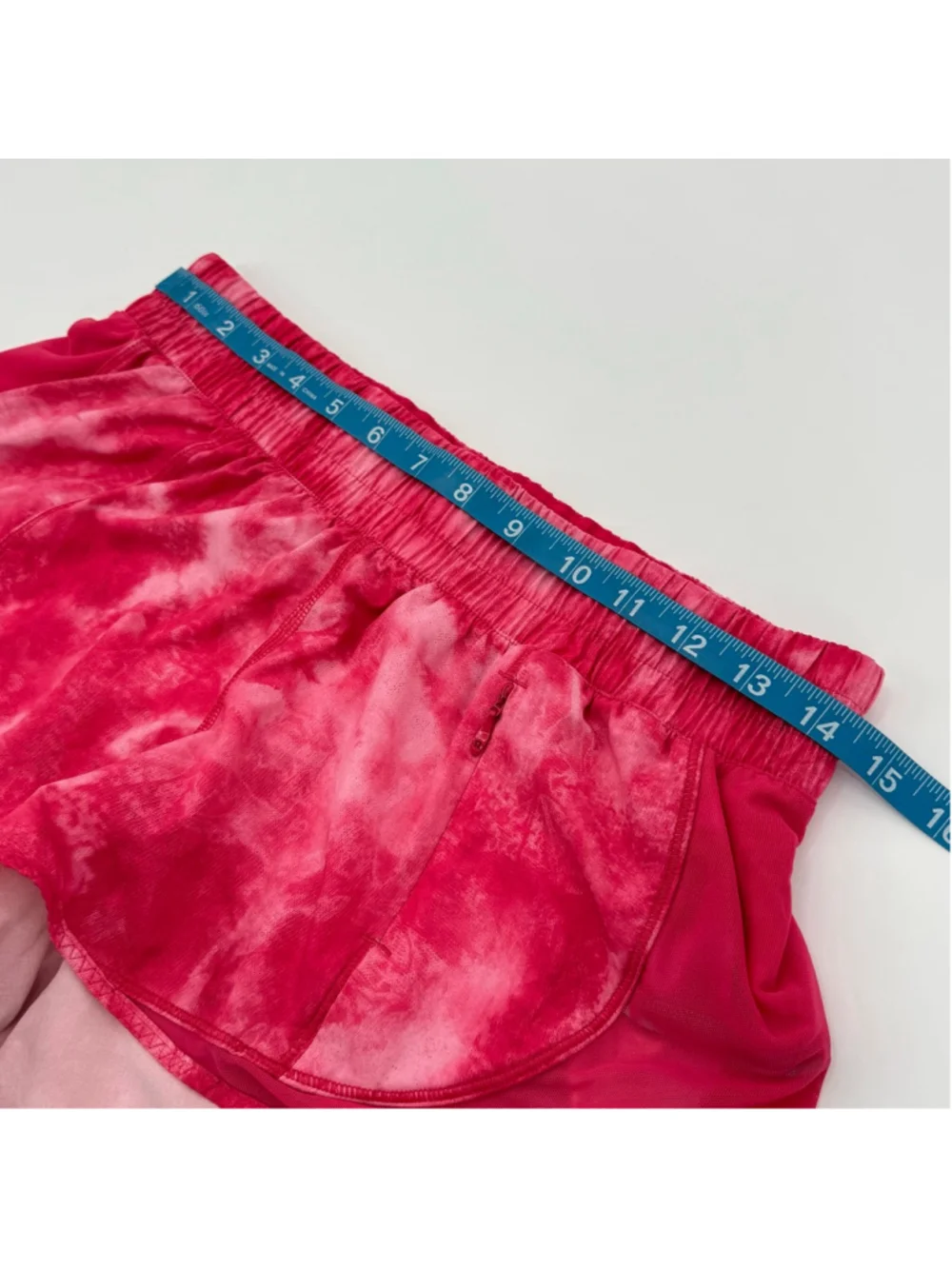 Lululemon Beat The Heat Short Tidal Boom Juice Size 8 Red Pink Tie Dye